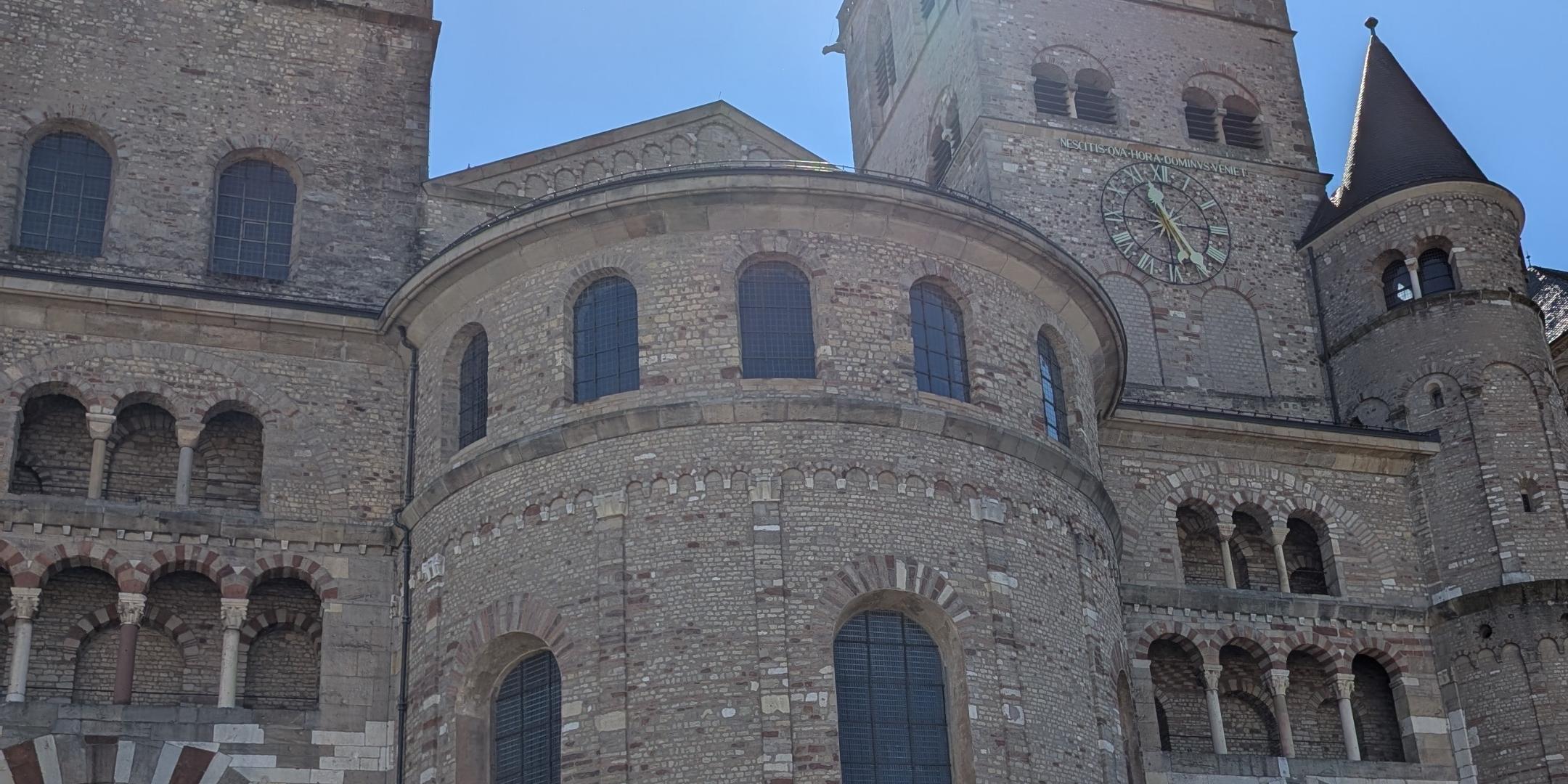 Außenansicht des Trier Doms (c) Heike Gebelein Außenansicht des Trier Doms