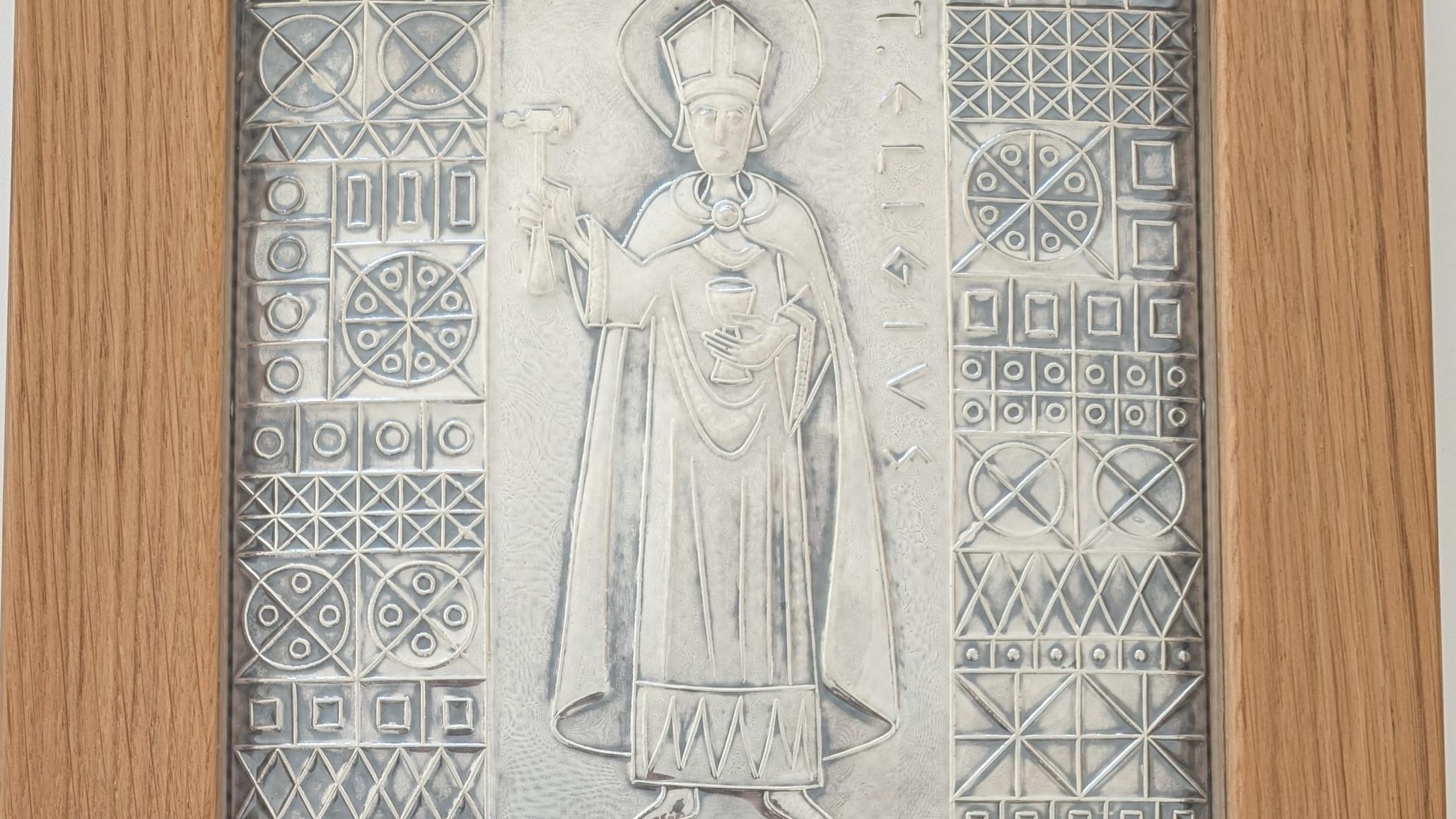 Darstellung des Hl. Eligius aus Silber, gerahmt.